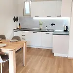Modern City Apartment, 5 Min To Center Appartement *