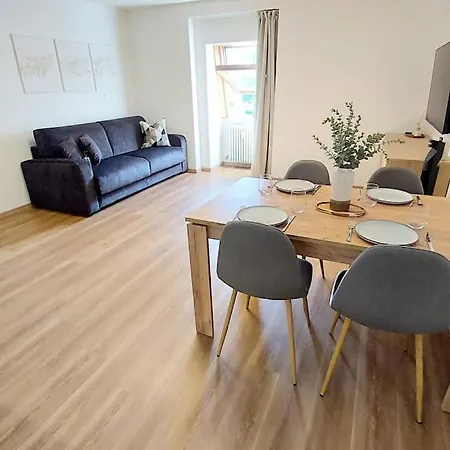 Апартаменты Renovated Flat Close To The Centre Мерано