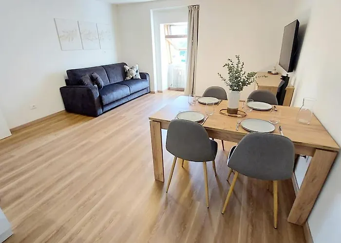 Апартаменти Renovated Flat Close To The Centre Мерано