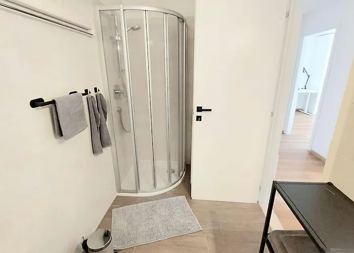 Modern City Apartment, 5 Min To Center 梅拉诺